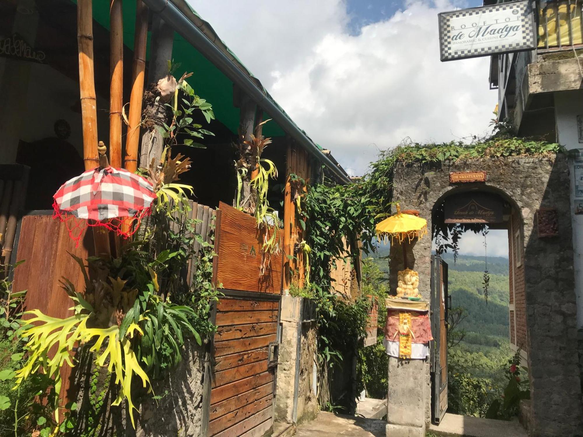 Umah De Madya & Rooftop De Madya Munduk  Exterior photo